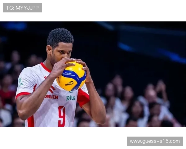 波兰男排球星莱昂高效砍分,成俱乐部复兴核心 波兰男排球星莱昂高效砍分,成俱乐部复兴核心