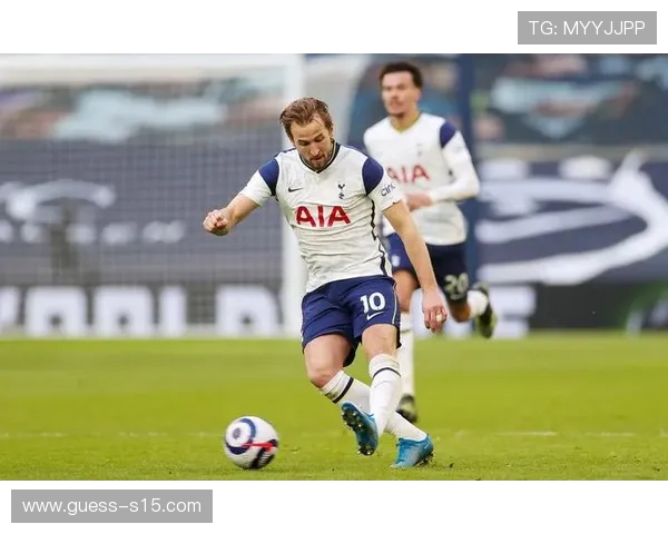 贝尔纳维兜射破门,帕尔马半场前追回一球 贝尔纳维兜射破门,帕尔马半场前追回一球