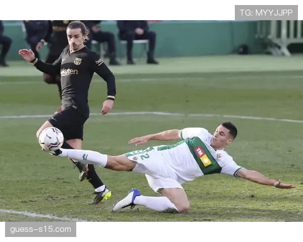 巴塞罗那连续20脚传递破门，埃尔切铁桶阵遭渗透瓦解